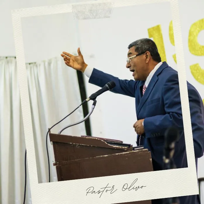 Pastor predicando